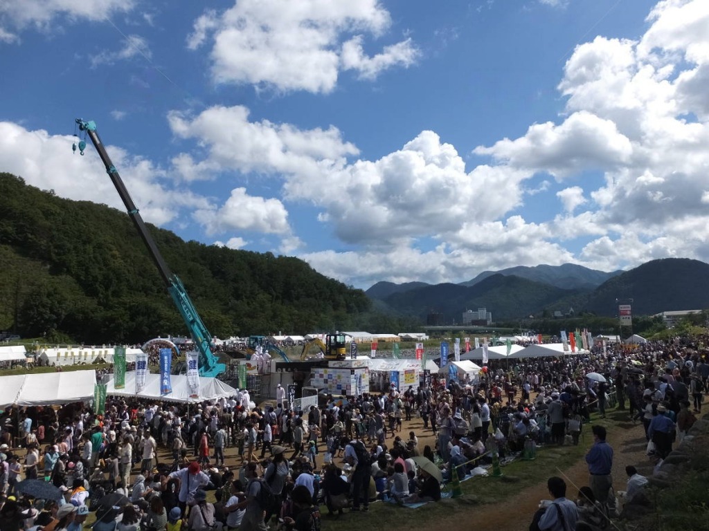 芋煮会フェス全景