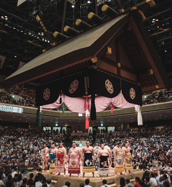 相撲の吊り屋根