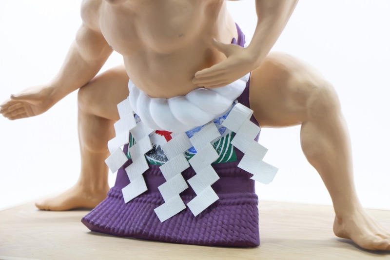 相撲の横綱の人形