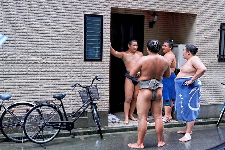 相撲部屋の力士と豊昇龍